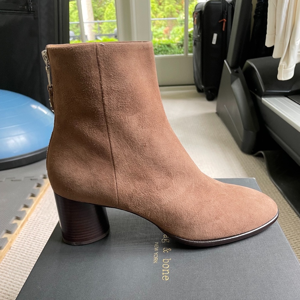 Rag & Bone Suede Bootie, size 40